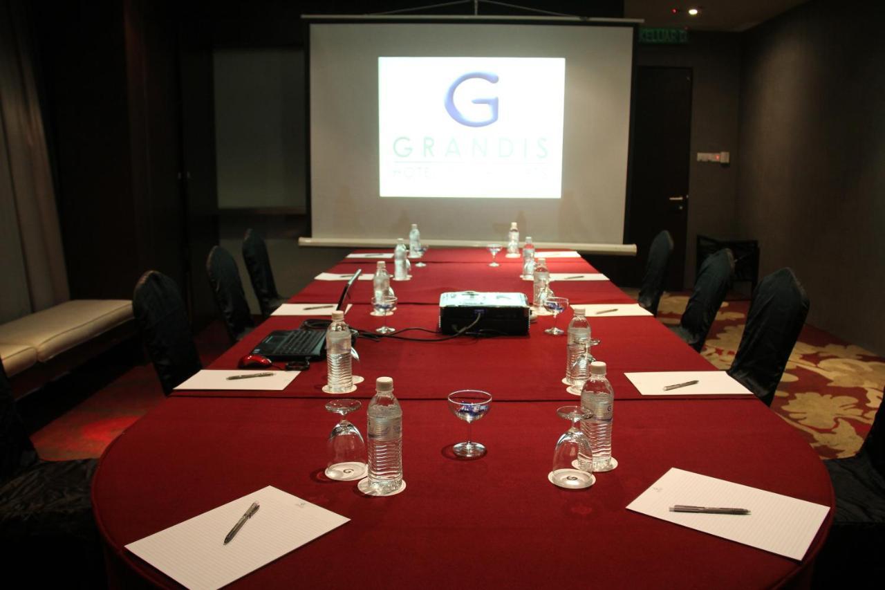 Grandis Hotels And Resorts Kota Kinabalu Bagian luar foto