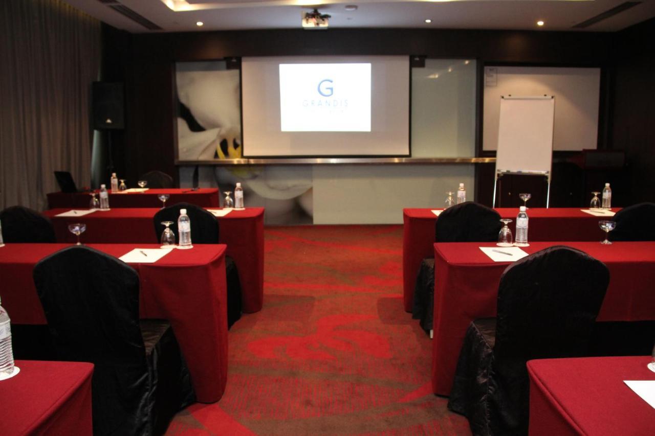 Grandis Hotels And Resorts Kota Kinabalu Bagian luar foto